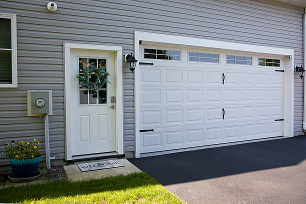24/7 Emergency Garage Door Panel Replacement experts in Chatham County County, NC